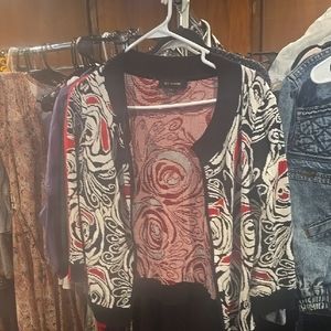 ST. JOHN SMALL Women's Black and Red Patterned Sweater